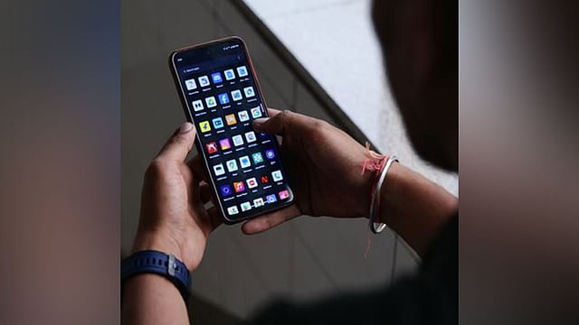കോളും എസ്എംഎസും മാത്രം, ഇന്റര്‍നെറ്റ് ഇല്ലാത്ത റീചാര്‍ജ് പ്ലാനുകളും വരുന്നു, ചെലവ് കുറയും; പുതിയ നിര്‍ദേശവുമായി ട്രായ് 