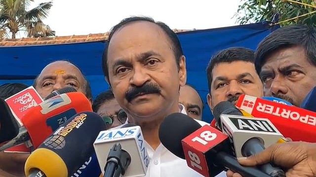 Kerala Election 2026: നൂറിലേറെ സീറ്റുമായി യുഡിഎഫ് അധികാരത്തിലെത്തും; പ്രയാസപ്പെട്ട് ഭൂരിപക്ഷം തന്നവരൊക്കെ ഇപ്പോൾ അഭിപ്രായം മാറ്റി : വിഡി സതീശൻ