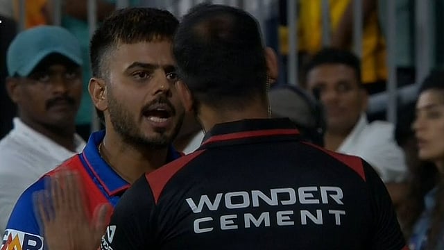 'ഗ്ലൗസ് മാറ്റാൻ പറ്റില്ല'; അംപയറുമായി തർക്കിച്ച് നിതീഷ് റാണ,വൻ പിഴ (വിഡിയോ) 