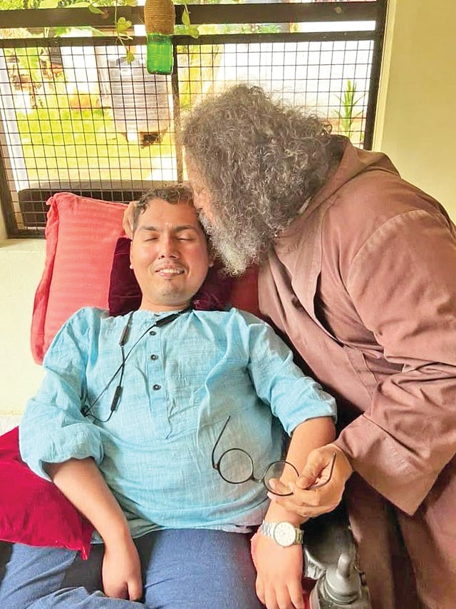 ബോബി ജോസ് കട്ടിക്കാടിനൊപ്പം