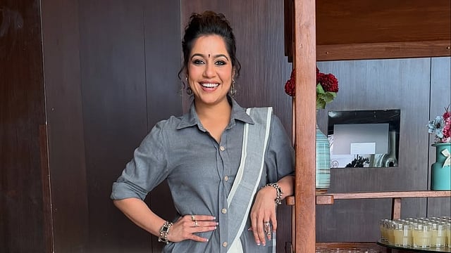 മൈക്കു പിടിച്ച് ഒരുപാട് സമയം നിൽക്കാനാവില്ല, പെയിൻ കില്ലർ കഴിച്ചു കൊണ്ടാണ് ഷോ ചെയ്യുന്നത്; 40കളിലെ വെല്ലുവിളികൾ തുറന്നുപറഞ്ഞ് രഞ്ജിനി ഹരിദാസ്