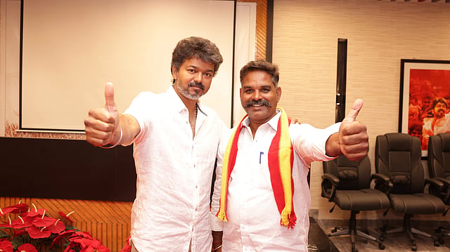 'വിസിൽ വേണ്ട, ടിവി മതി!'; ടിവികെ സ്ഥാനാർഥിയുടെ പത്രിക തള്ളി, സ്വതന്ത്രന് പിന്തുണയുമായി വിജയ് 