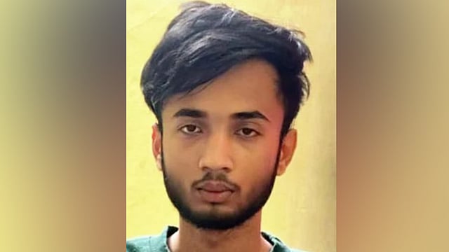 ഥാര്, തോക്ക്, നോട്ട് കെട്ടുകള്: അമരാവതി ലൈംഗിക പീഡനക്കേസിലെ പ്രതിയുടെ ആഡംബര ജീവിതം അന്വേഷണ നിഴലില്