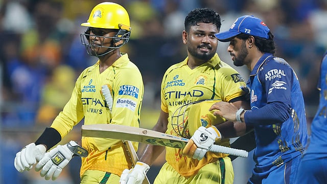'6 പന്തും ഞാന് നേരിട്ടോളാം; കളി സഞ്ജു പറഞ്ഞ വഴിക്കു തന്നെ വന്നു'