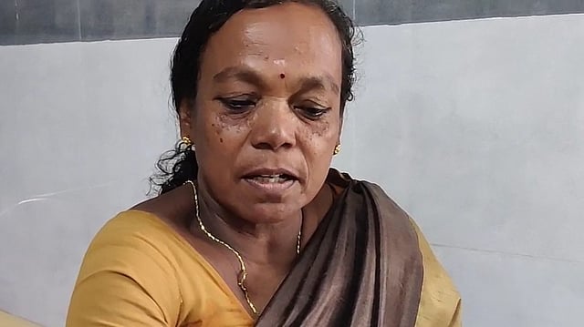 പരിസരം വൃത്തിയാക്കുന്നതിനിടെ അങ്കണവാടി വര്ക്കര്ക്ക് പാമ്പുകടിയേറ്റു