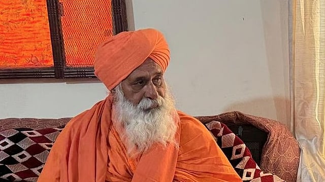 'ആസാദ് ഗ്രൂപ്പില്' ഭാഗമാകാന് കൂറുമാറിയ എഎപി എംപിമാര് സമീപിച്ചിരുന്നു; വെളിപ്പെടുത്തലുമായി ബല്ബീര് സിങ് സീചെവാള്