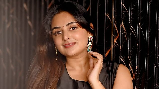 സ്ത്രീകളുടെ കഥകള്‍ ആര്‍ത്തവത്തിലും പീഡനത്തിലും അതിജീവനത്തിലും ഒതുങ്ങരുത്; സ്ത്രീ സൗഹൃദങ്ങളും സംസാരിക്കണം: എസ്തര്‍