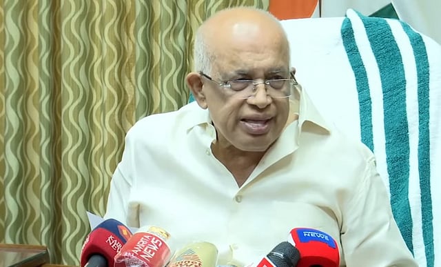 'കാക്കയ്ക്ക് പറക്കാനാവില്ലെന്ന് പറഞ്ഞു, ബാഗും തൂക്കി വന്ന് പരിസ്ഥിതിക്കാര് തടസം നില്ക്കുന്നു; വൈദ്യുതി പദ്ധതികള് പലതും മുടക്കി'