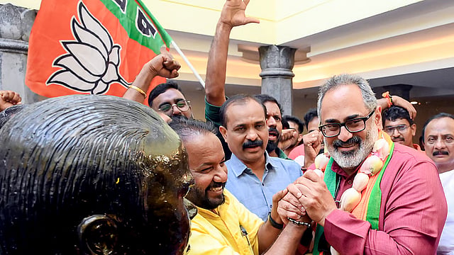 മൂന്ന് സീറ്റുകള്‍ നേടിയിട്ടും നേട്ടമുണ്ടാക്കാനാകാതെ ബിജെപി;  വോട്ട് വിഹിതത്തില്‍ കൂപ്പുകുത്തി സിപിഐയും സിപിഎമ്മും; കണക്കുകള്‍ ഇങ്ങനെ