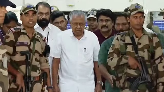ഔദ്യോഗിക വാഹനം ഉപേക്ഷിച്ചു, അകമ്പടിയുമില്ലാതെ തിരുവനന്തപുരത്ത്; പിണറായി വിജയന് ഇനി ചിന്താ ഫ്ലാറ്റില്