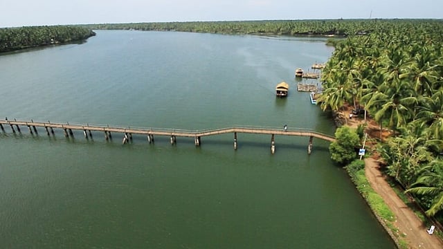 Valiya Paramba, Kasargod