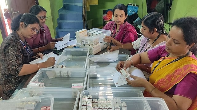കേരളാ ഡ്രഗ്സ് കൺട്രോൾ വകുപ്പിൽ അവസരം;
എല്ലാ ജില്ലകളിലും ഒഴിവ്, ബിരുദം യോഗ്യത,
അവസാന തീയതി മെയ് 21