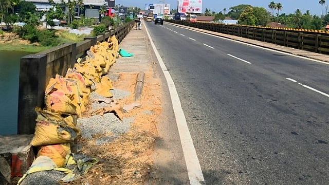 യാത്രക്കാര് ശ്രദ്ധിക്കുക; ചാലക്കുടി പാലം നാളെ മുതല് 20 ദിവസത്തേക്ക് അടയ്ക്കും