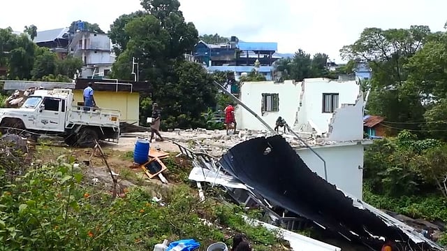 കുടിയൊഴിപ്പിക്കല്‍: പൂപ്പാറയില്‍ വീട് നഷ്ടപ്പെട്ടവരെ ആറ് മാസത്തിനുള്ളില്‍ പുനരധിവസിപ്പിക്കുമെന്ന് പഞ്ചായത്ത് 