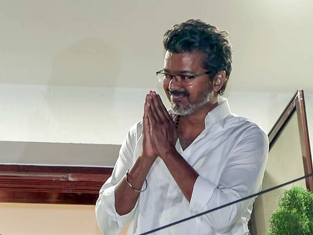 തമിഴകത്ത് ദ്രാവിഡ രാഷ്ട്രീയത്തിന് അന്ത്യം; കേവല ഭൂരിപക്ഷം നേടി വിജയ്