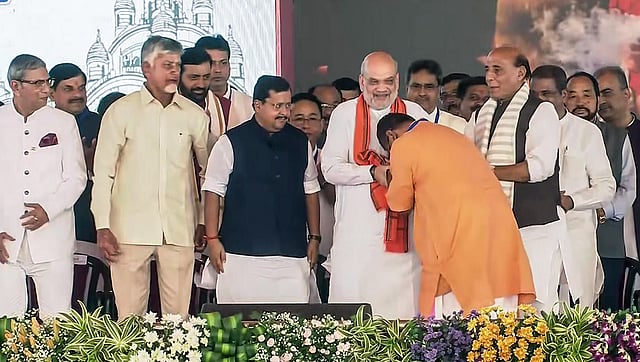 അമിത് ഷാ, യോഗി ആദിത്യനാഥ്, എൻ. ചന്ദ്രബാബു നായിഡു എന്നിവറം ചടങ്ങിൽ പങ്കെടുത്തു.