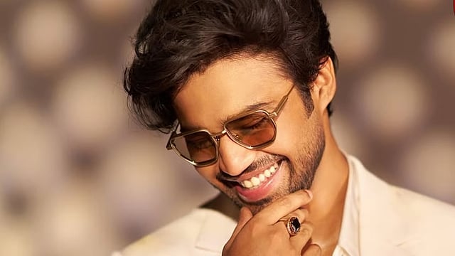 ഇര്ഫാന് ഖാന്റെ മകന് ബാബില് ഖാന് മലയാളത്തിലേക്ക്: നായികമാരായി അപര്ണ ബാലമുരളിയും ആത്മീയയും