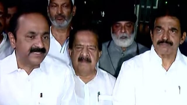 'പച്ചപ്പടയെ രംഗത്തിറക്കി'; വിഡി സതീശനെ നിര്ത്തിപ്പൊരിച്ച് രാഹുല് ഗാന്ധി; ഐക്യത്തിന് ശേഷം മതി മുഖ്യമന്ത്രി പ്രഖ്യാപനം