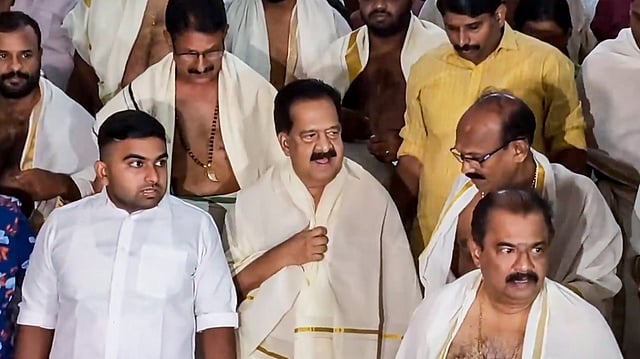 സതീശന് പിന്തുണ, മന്ത്രിസഭാ പ്രവേശനത്തിൽ മൗനം; തലസ്ഥാനത്തെത്തിയ ഉടൻ വീടുവിട്ട് ചെന്നിത്തല
