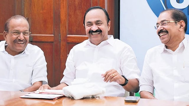 വി ഡി സതീശന്, പി കെ കുഞ്ഞാലിക്കുട്ടി, സണ്ണി ജോസഫ്