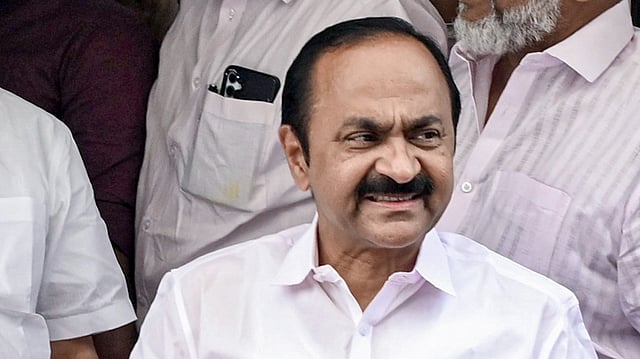 മന്ത്രിസഭയിൽ ആരൊക്കെ, വകുപ്പുകൾ എങ്ങനെ? ഇന്നറിയാം; രണ്ട് മണിയോടെ പട്ടിക ഗവർണർക്ക് കൈമാറും