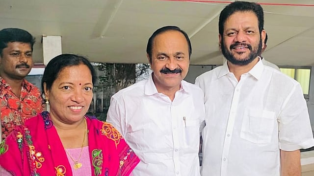 'മന്ത്രി തുളസി നിങ്ങളുടെ ഭാര്യയല്ലേ?';  വി കെ ശ്രീകണ്ഠന്റെ പോസ്റ്റിന് വിമര്‍ശനം