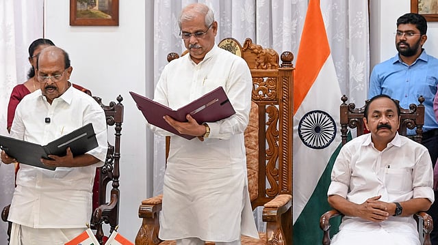ജി സുധാകരന്‍ പ്രോ ടേം സ്പീക്കറായി ചുമതലയേറ്റു; 16-ാം നിയമസഭയില്‍ സത്യപ്രതിജ്ഞ ചെയ്ത ആദ്യ എംഎല്‍എ  