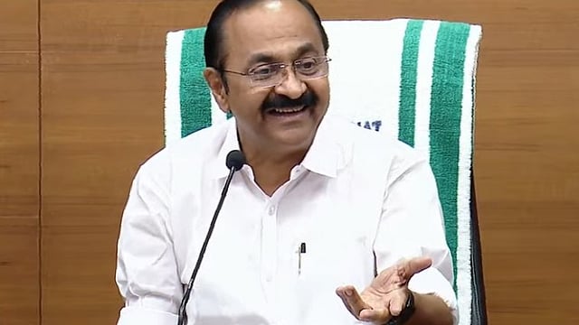'അച്ഛന്റെ പേര് പറഞ്ഞാല് എന്താണ് കുഴപ്പം?, അതില് അഭിമാനം; അമ്മയുടെ പേര് കൂടി പറയാത്തതില് സങ്കടം'