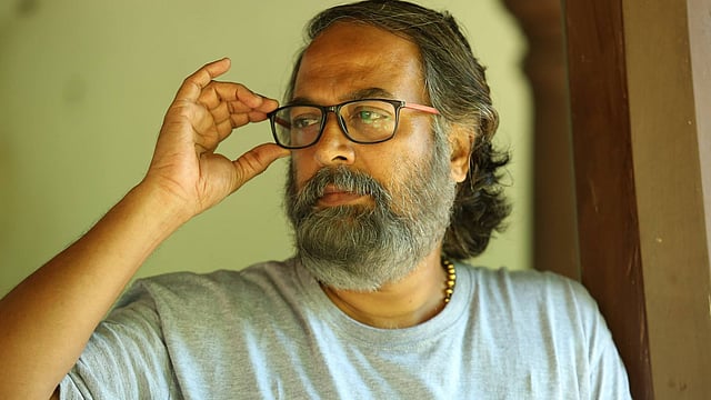 സാംസ്കാരിക പ്രവർത്തന ക്ഷേമനിധി ബോര്ഡ് ചെയര്മാന് സ്ഥാനം രാജിവച്ച് മധുപാല്