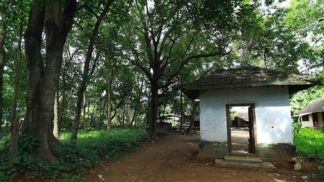 ശക്തന്റെ കോപവും ഇലഞ്ഞിത്തറയിലെ മേളപ്പെരുക്കവും; ചരിത്രവഴികളിലൂടെ വേണാട്ടുമനയുടെ യാത്രാപുസ്തകം
