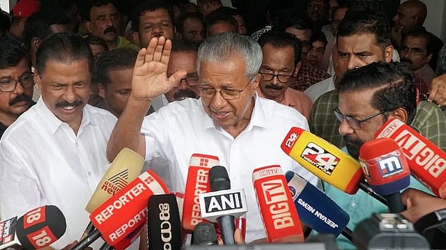 തെരഞ്ഞെടുപ്പ് പരാജയത്തിന്റെ വില്ലനിൽ നിന്നും പാർട്ടിയുടെ രക്ഷകനിലേക്ക്; ഇഡി റെയ്ഡ് പിണറായി വിജയന് രാഷ്ട്രീയ ജീവവായുവായി