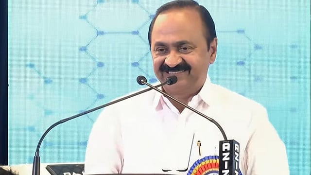 'എനിക്ക് ഒരു സങ്കടമുണ്ട്, മഴ പെയ്യുന്നില്ല, രണ്ടു മൂന്ന് കുഴപ്പമൊക്കെ കാണിച്ചു; പഠനക്കാലത്ത് അച്ഛന് രണ്ടുതവണ മാത്രമാണ് സ്കൂളില് വന്നത്'