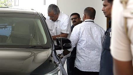 ഇനി ഒരു മാറ്റമാകാം!, കറുപ്പ് വേണ്ട, പിണറായി വിജയന് വെള്ള കാറിലേക്ക്; ചോദിച്ച നമ്പര് '99'