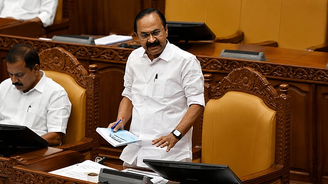 'ട്രഷറിയിൽ 6,000 കോടിയുണ്ടെന്ന കഥകൾ ജനങ്ങളെ തെറ്റിദ്ധരിപ്പിക്കാൻ'; കിഫ്ബി വരുത്തിവെച്ചത് 56,000 കോടിയുടെ ബാധ്യതയെന്ന് മുഖ്യമന്ത്രി 