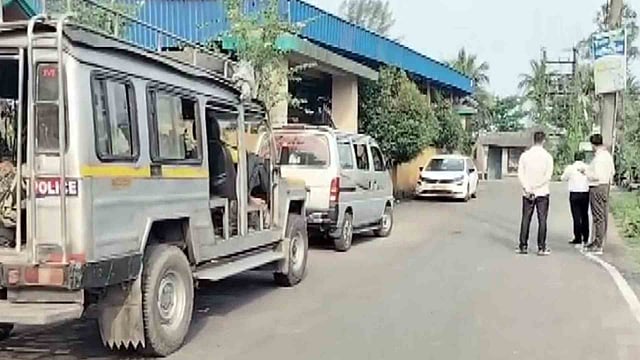 മമത പക്ഷം നേതാക്കളെ വിടാതെ കേന്ദ്ര ഏജന്സികള്; ഷൗക്കത്ത് മൊല്ലയുടെ വീട്ടില് എന്ഐഎ റെയ്ഡ്, അഭിഷേക് ബാനര്ജിക്ക് നോട്ടീസ്