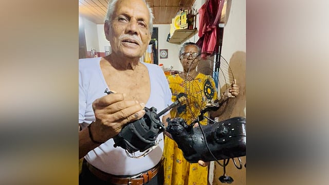 കറങ്ങി കൊണ്ടിരിക്കെ തീപിടിച്ച് ഉഗ്ര ശബ്ദത്തിൽ ഫാൻ പൊട്ടിത്തെറിച്ചു; ദമ്പതികൾ അത്ഭുതകരമായി രക്ഷപ്പെട്ടു