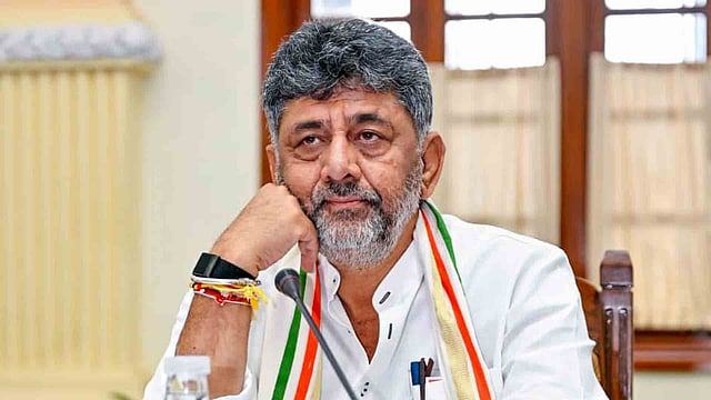 ഡി കെ ശിവകുമാറിന് തുടക്കത്തിലേ അഗ്നിപരീക്ഷ, ചോദിച്ച വകുപ്പ് ലഭിച്ചില്ല, 'രാജി ഭീഷണി'യുമായി മന്ത്രി