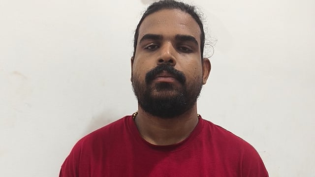 ലക്ഷ്യം വിദ്യാര്‍ഥികള്‍; കഞ്ചാവുമായി സ്‌കൂള്‍ ബസ് ഡ്രൈവര്‍ പിടിയില്‍ 