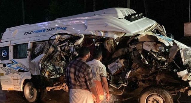 Traveler and tripper lorry collide in Malappuram; Two dead, several injured