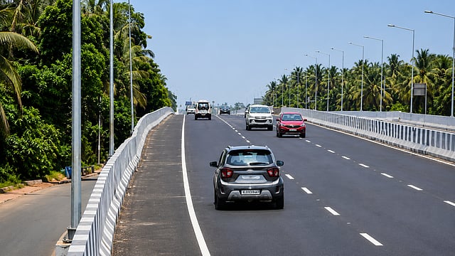 ബിറ്റുമെൻ വിലവർദ്ധനവ്: പിലാത്തറ - പാപ്പിനിശ്ശേരി കെഎസ്ടിപി റോഡ് നവീകരണം പ്രതിസന്ധിയിൽ