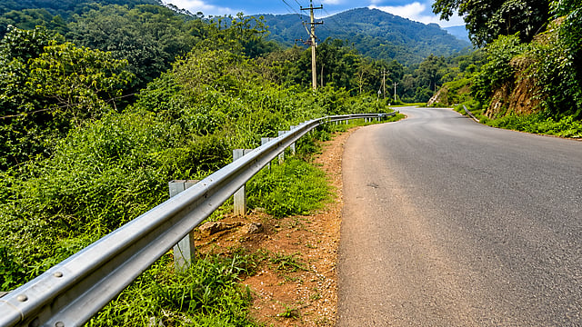 കമ്പംമെട്ട് മലയോരപാതയിൽ  ഒരു മാസത്തേക്ക് പൂർണ്ണ ഗതാഗത നിരോധനം; അതിർത്തി മേഖലയിൽ യാത്രാക്ലേശം രൂക്ഷമാകും