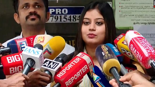 'ടിനി ടോമിനോട് ഒരിക്കലും ക്ഷമിക്കില്ല; എനിക്ക് ഡബിൾ ഡാഡി സിൻഡ്രോം ആണെന്ന് അയച്ച മെസേജുണ്ട്'