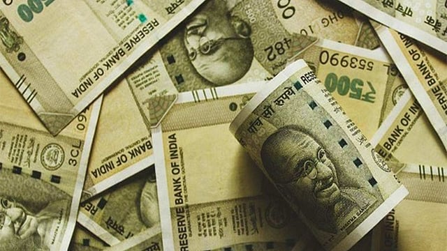Rupee slumps 32 paise
