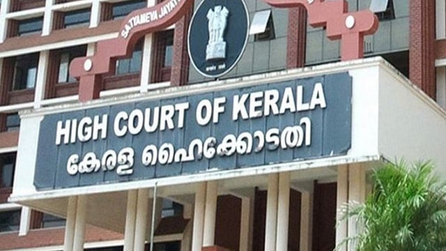 നടിയെ ആക്രമിച്ച കേസ്: മെമ്മറി കാര്ഡിലെ പുനരന്വേഷണത്തില് നിന്നും രണ്ടാമത്തെ ജഡ്ജിയും പിന്മാറി