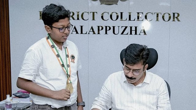 ആലപ്പുഴയിലുണ്ടൊരു വൈഭവ് ; ലളിതാസഹസ്രനാമം ഇംഗ്ലീഷിലേക്ക് വിവർത്തനം ചെയ്ത 13കാരൻ