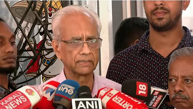 എസ്‌ഐടി ചോദ്യം ചെയ്തതുകൊണ്ട് ഒരാളെ മാറ്റി നിര്‍ത്താനാകുമോ?, സ്ഥലംമാറ്റ ഉത്തരവ് പുനഃപരിശോധിക്കും, 20 എണ്ണത്തില്‍ ഭേദഗതി: കെ ജയകുമാര്‍ 