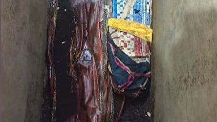 അത് കല്ലറയുടെ നമ്പറുകള് മാറിപ്പോയത്; പായയില് പൊതിഞ്ഞ മൃതദേഹം കണ്ടെത്തിയതില് ദുരൂഹതയില്ലെന്ന് പൊലീസ്
