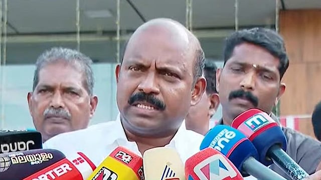വീര്യം കുറഞ്ഞ മദ്യം ആവിഷ്കരിച്ചത് എല്ഡിഎഫ്; നയപരമായ ഒരു തീരുമാനവും എക്സൈസ് വകുപ്പ് എടുത്തിട്ടില്ല: മന്ത്രി ലിജു