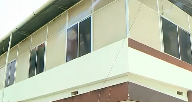 നഗരത്തെ നടുക്കി കൊലപാതകം; തൃശൂരില് പെണ്വാണിഭ കേന്ദ്രത്തില് യുവാവ് കൊല്ലപ്പെട്ടു; നാല് യുവതികള് പിടിയില്; അന്വേഷണം