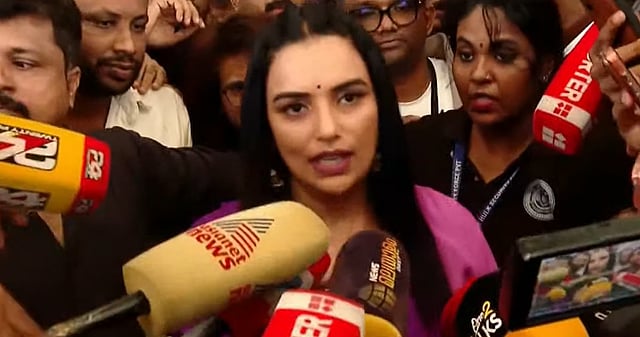 'പാവയായി തുടരാന്‍ ഇല്ല, ഇനി ഞാൻ അമ്മ അംഗമല്ല, പറയാനുള്ളതെല്ലാം തുറന്നു പറയും’; പൊട്ടിത്തെറിച്ച് ശ്വേത